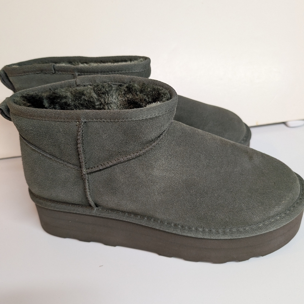 Cushionaire Platform Ankle Boots
